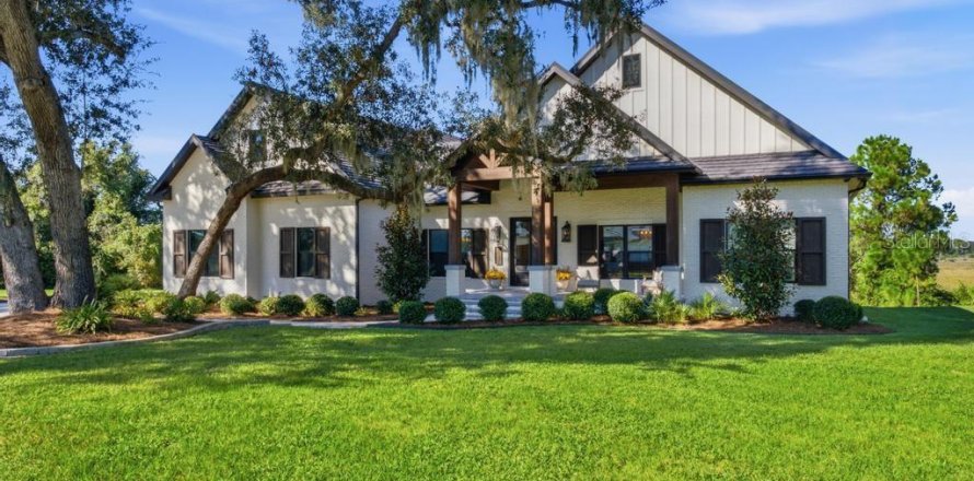 House in Howey-in-the-Hills, Florida 4 bedrooms, 420.75 sq.m. № 2425633