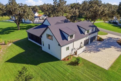 House in Howey-in-the-Hills, Florida 4 bedrooms, 420.75 sq.m. № 2425633 - photo 10