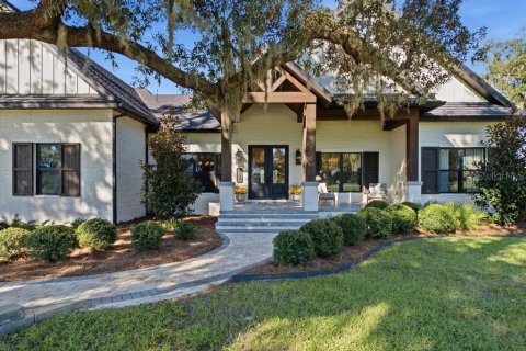House in Howey-in-the-Hills, Florida 4 bedrooms, 420.75 sq.m. № 2425633 - photo 14
