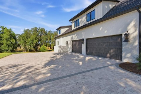 House in Howey-in-the-Hills, Florida 4 bedrooms, 420.75 sq.m. № 2425633 - photo 5