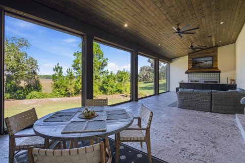 House in Howey-in-the-Hills, Florida 4 bedrooms, 420.75 sq.m. № 2425633 - photo 11