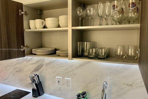 Copropriété à louer à Miami, Floride: 1 chambre, 61.87 m2 № 2016031 - photo 18