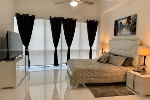 Copropriété à louer à Miami, Floride: 1 chambre, 61.87 m2 № 2016031 - photo 8