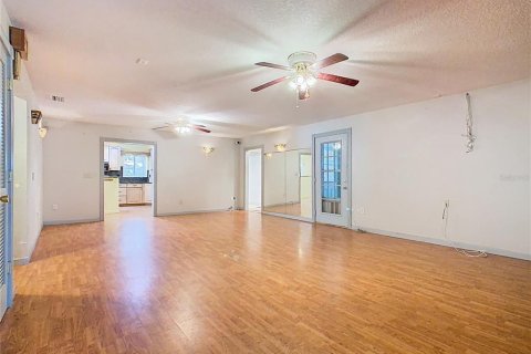 House in Winter Haven, Florida 4 bedrooms, 339.56 sq.m. № 1885584 - photo 23