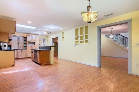 House in Winter Haven, Florida 4 bedrooms, 339.56 sq.m. № 1885584 - photo 14