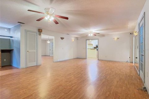 House in Winter Haven, Florida 4 bedrooms, 339.56 sq.m. № 1885584 - photo 24