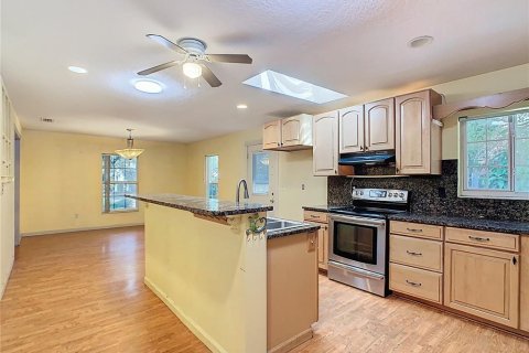 House in Winter Haven, Florida 4 bedrooms, 339.56 sq.m. № 1885584 - photo 19