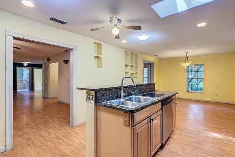 House in Winter Haven, Florida 4 bedrooms, 339.56 sq.m. № 1885584 - photo 18