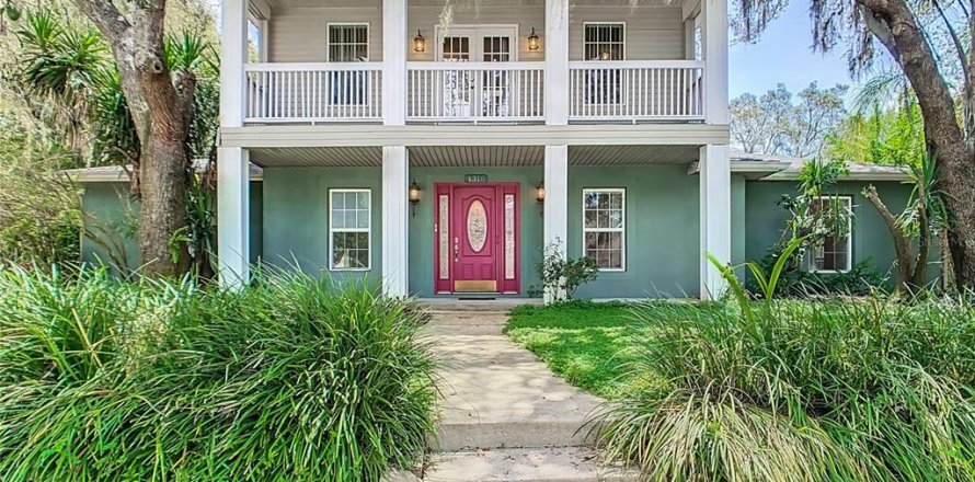 House in Winter Haven, Florida 4 bedrooms, 339.56 sq.m. № 1885584