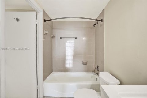 Copropriété à vendre à North Miami, Floride: 1 chambre, 72.65 m2 № 1944289 - photo 28