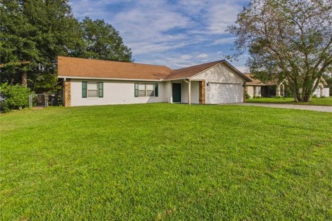 House in Ocala, Florida 3 bedrooms, 189.71 sq.m. № 2393547 - photo 2