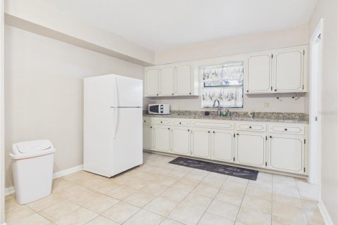 House in Ocala, Florida 3 bedrooms, 189.71 sq.m. № 2393547 - photo 25