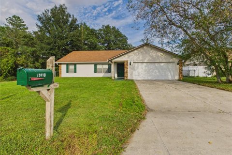 House in Ocala, Florida 3 bedrooms, 189.71 sq.m. № 2393547