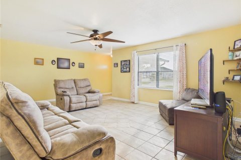 House in Ocala, Florida 3 bedrooms, 189.71 sq.m. № 2393547 - photo 30
