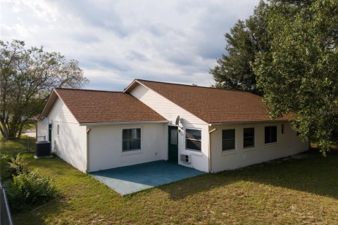 House in Ocala, Florida 3 bedrooms, 189.71 sq.m. № 2393547 - photo 9