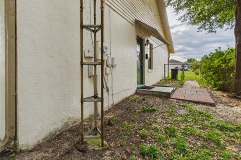 House in Ocala, Florida 3 bedrooms, 189.71 sq.m. № 2393547 - photo 13