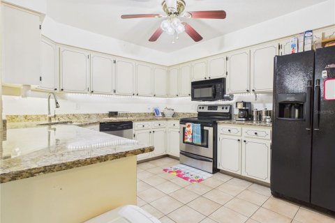 House in Ocala, Florida 3 bedrooms, 189.71 sq.m. № 2393547 - photo 17