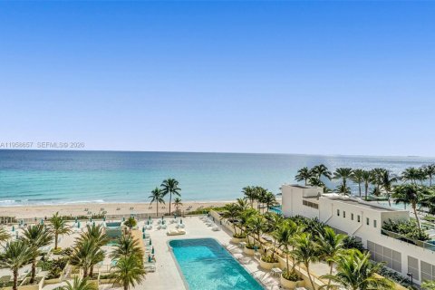 Condo in Hollywood, Florida, 1 bedroom № 2026672 - photo 30