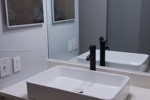 Купить кондоминиум в Санрайз, Флорида 2 спальни, 95.13м2, № 2026388 - фото 8