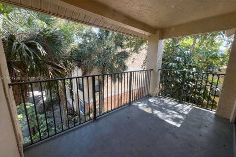 Condo in Sunrise, Florida, 2 bedrooms  № 2026388 - photo 29