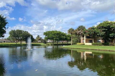 Купить кондоминиум в Санрайз, Флорида 2 спальни, 95.13м2, № 2026388 - фото 13