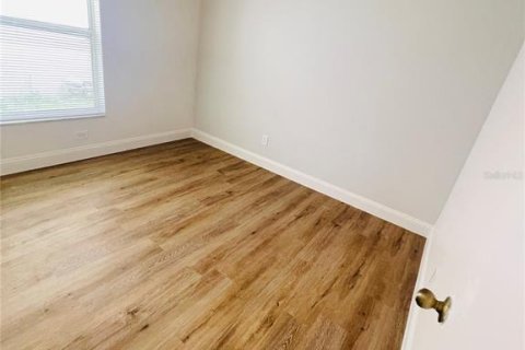 House in Orlando, Florida 3 bedrooms, 114.18 sq.m. № 2167179 - photo 13