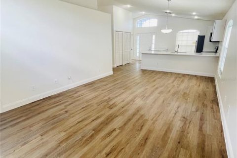 House in Orlando, Florida 3 bedrooms, 114.18 sq.m. № 2167179 - photo 9
