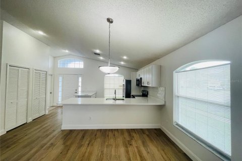 House in Orlando, Florida 3 bedrooms, 114.18 sq.m. № 2167179 - photo 6