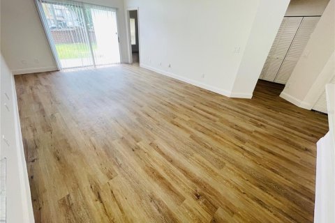 House in Orlando, Florida 3 bedrooms, 114.18 sq.m. № 2167179 - photo 8