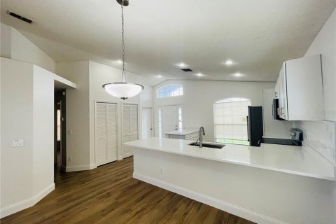 House in Orlando, Florida 3 bedrooms, 114.18 sq.m. № 2167179 - photo 4