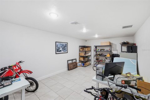 Propiedad comercial en venta en Hawthorne, Florida, 682.83 m2 № 2166649 - foto 27