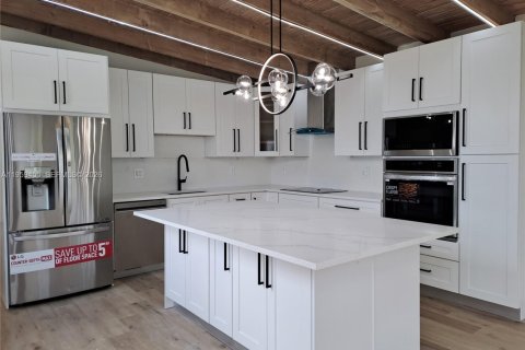 House in Fort Lauderdale, Florida 4 bedrooms, 134.52 sq.m. № 2024383 - photo 10