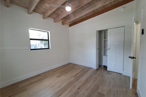 House in Fort Lauderdale, Florida 4 bedrooms, 134.52 sq.m. № 2024383 - photo 24