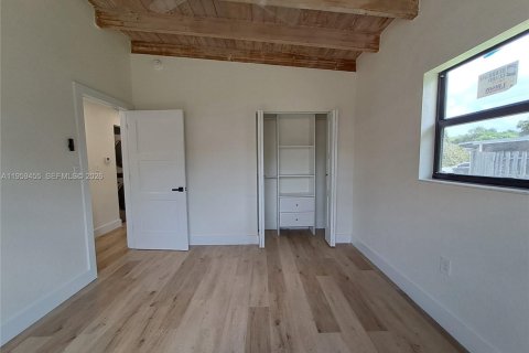 House in Fort Lauderdale, Florida 4 bedrooms, 134.52 sq.m. № 2024383 - photo 23