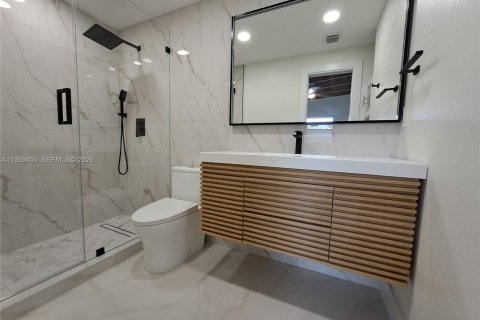 House in Fort Lauderdale, Florida 4 bedrooms, 134.52 sq.m. № 2024383 - photo 20