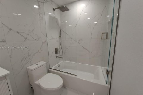 House in Fort Lauderdale, Florida 4 bedrooms, 134.52 sq.m. № 2024383 - photo 18