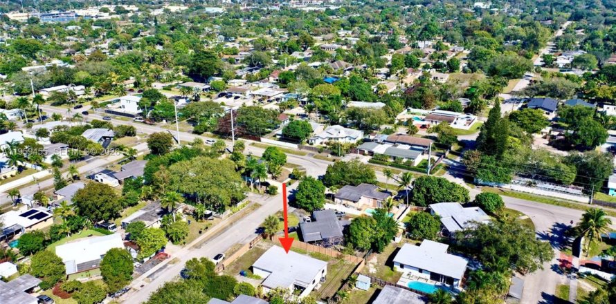 House in Fort Lauderdale, Florida 4 bedrooms, 134.52 sq.m. № 2024383