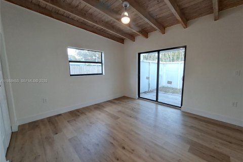 House in Fort Lauderdale, Florida 4 bedrooms, 134.52 sq.m. № 2024383 - photo 15