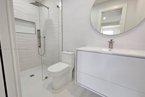 House in Fort Lauderdale, Florida 4 bedrooms, 134.52 sq.m. № 2024383 - photo 30