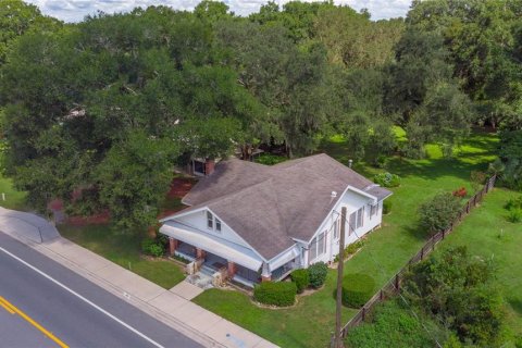Propiedad comercial en venta en Oxford, Florida, 195.65 m2 № 1430944 - foto 1