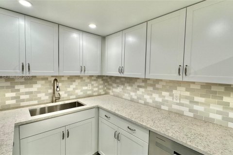 Снять в аренду кондоминиум в Дирфилд-Бич, Флорида 2 спальни, 112.04м2, № 2030295 - фото 6