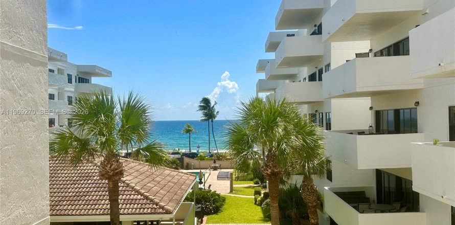 Кондоминиум с 2 спальнями в Дирфилд-Бич, Флорида № 2030295