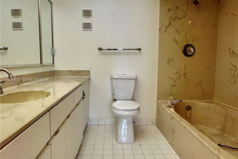 Снять в аренду кондоминиум в Дирфилд-Бич, Флорида 2 спальни, 112.04м2, № 2030295 - фото 19