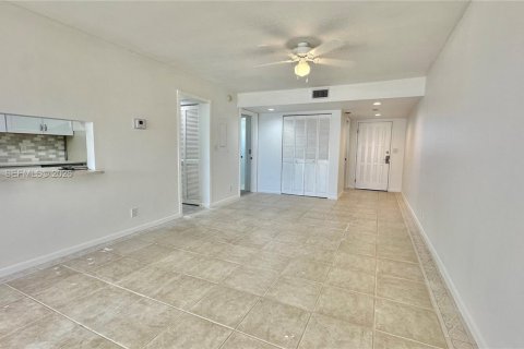 Снять в аренду кондоминиум в Дирфилд-Бич, Флорида 2 спальни, 112.04м2, № 2030295 - фото 10