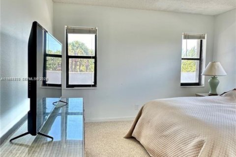 Снять в аренду кондоминиум в Дирфилд-Бич, Флорида 2 спальни, 112.04м2, № 2030295 - фото 16