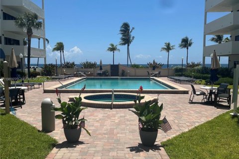 Снять в аренду кондоминиум в Дирфилд-Бич, Флорида 2 спальни, 112.04м2, № 2030295 - фото 25