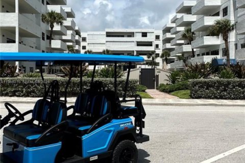 Снять в аренду кондоминиум в Дирфилд-Бич, Флорида 2 спальни, 112.04м2, № 2030295 - фото 29