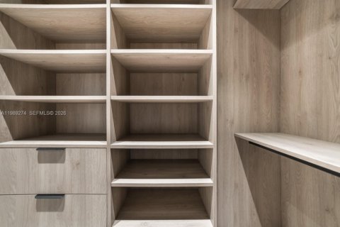 Casa en venta en Miami, Florida, 5 dormitorios, 256.04 m2 № 2056616 - foto 23