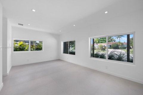 Casa en venta en Miami, Florida, 5 dormitorios, 256.04 m2 № 2056616 - foto 29