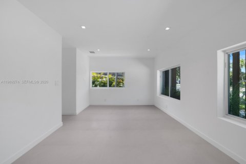 Casa en venta en Miami, Florida, 5 dormitorios, 256.04 m2 № 2056616 - foto 28